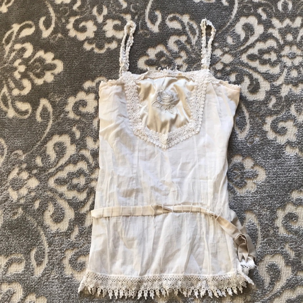 Solitaire ivory colored lace and satin tank top